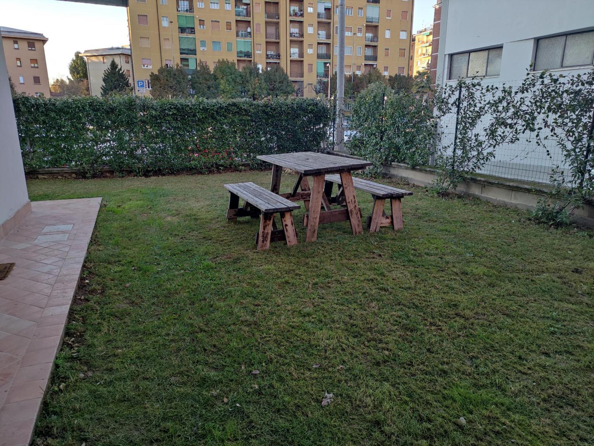 Ampio Bilocale Con Giardino Privato A Due Passi Dalla Stazione Daire Carnate Dış mekan fotoğraf